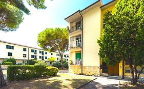 Hostly-Ai Due Passi Apartment